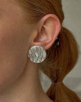 Auskarai BIG SILVER WAVY STUDS