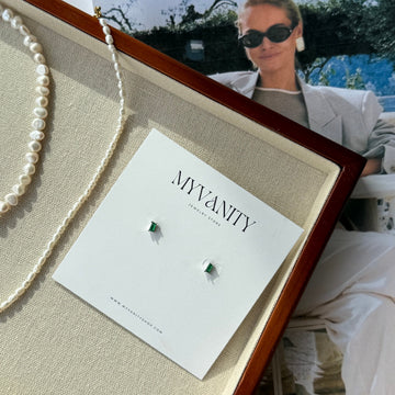 Auskarai MINI EMERALD STUDS