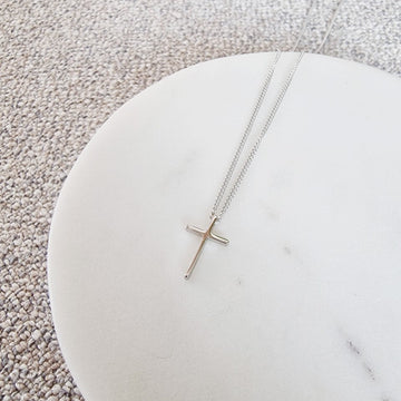 Kaklo papuošalas TINY CROSS